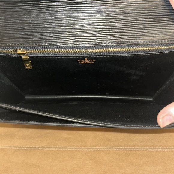 Louis Vuitton Epi Dragonne Clutch with Dustbag & COA - Picture 10 of 15
